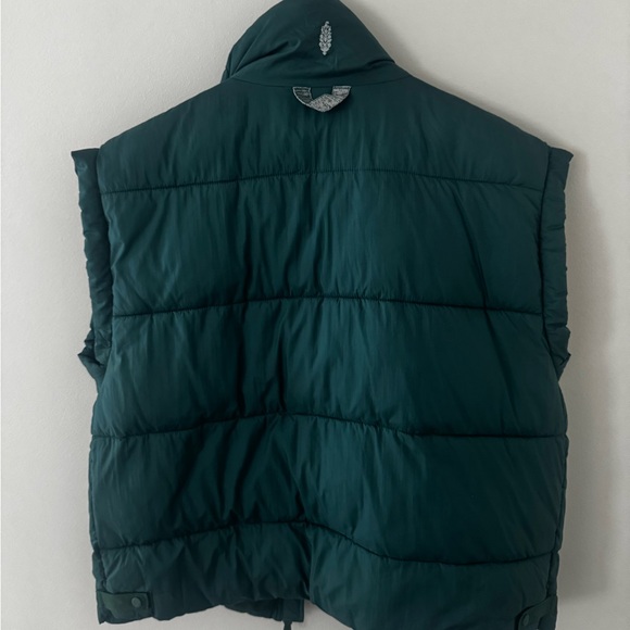 Free People In A Bubble Teal Puffer Vest -sz small  (brilliant forest) - Picture 6 of 7